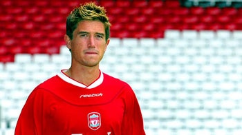 Kewell unveilled at Liverpool