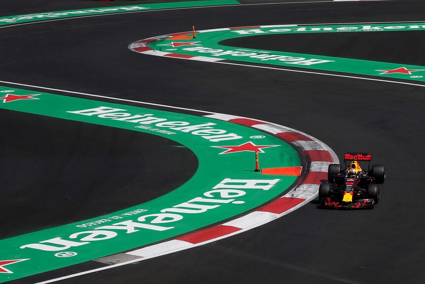 Daniel Ricciardo taking a corner during his qualifying session at the Mexico Formula One Grand Prix.