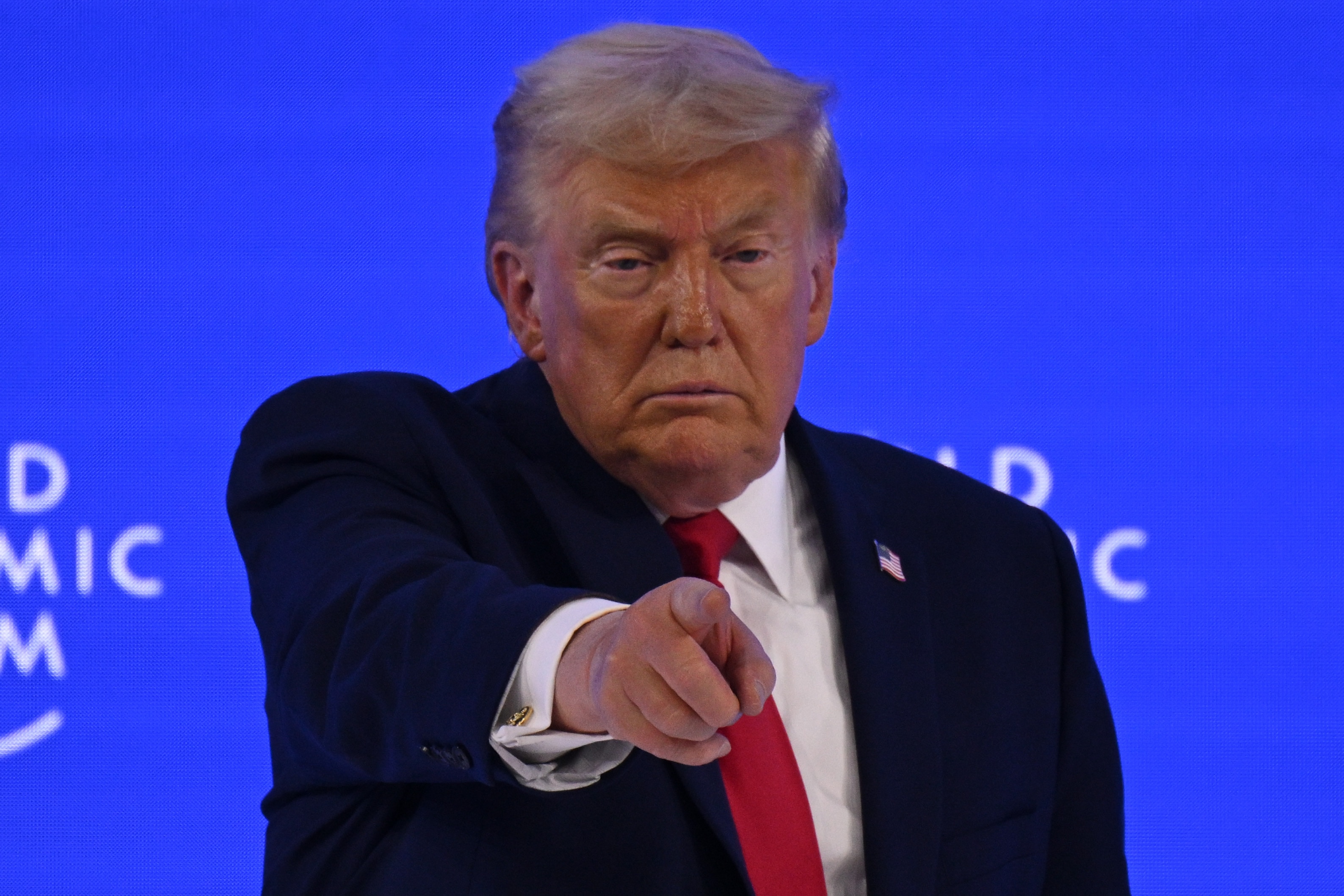 US News: WEF, Greenland and scaling Taipei 101