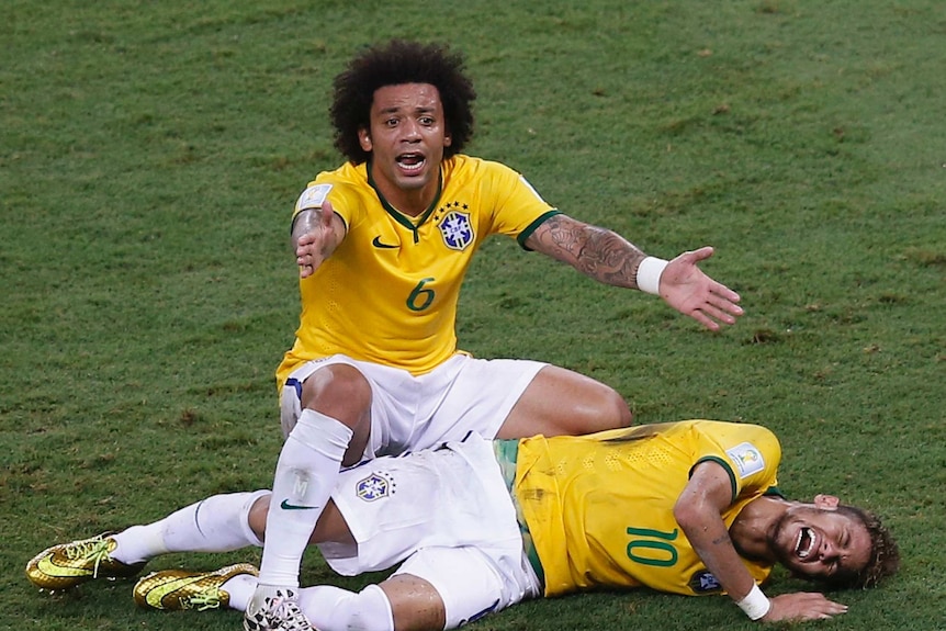 Marcelo calls for attention after Neymar injured