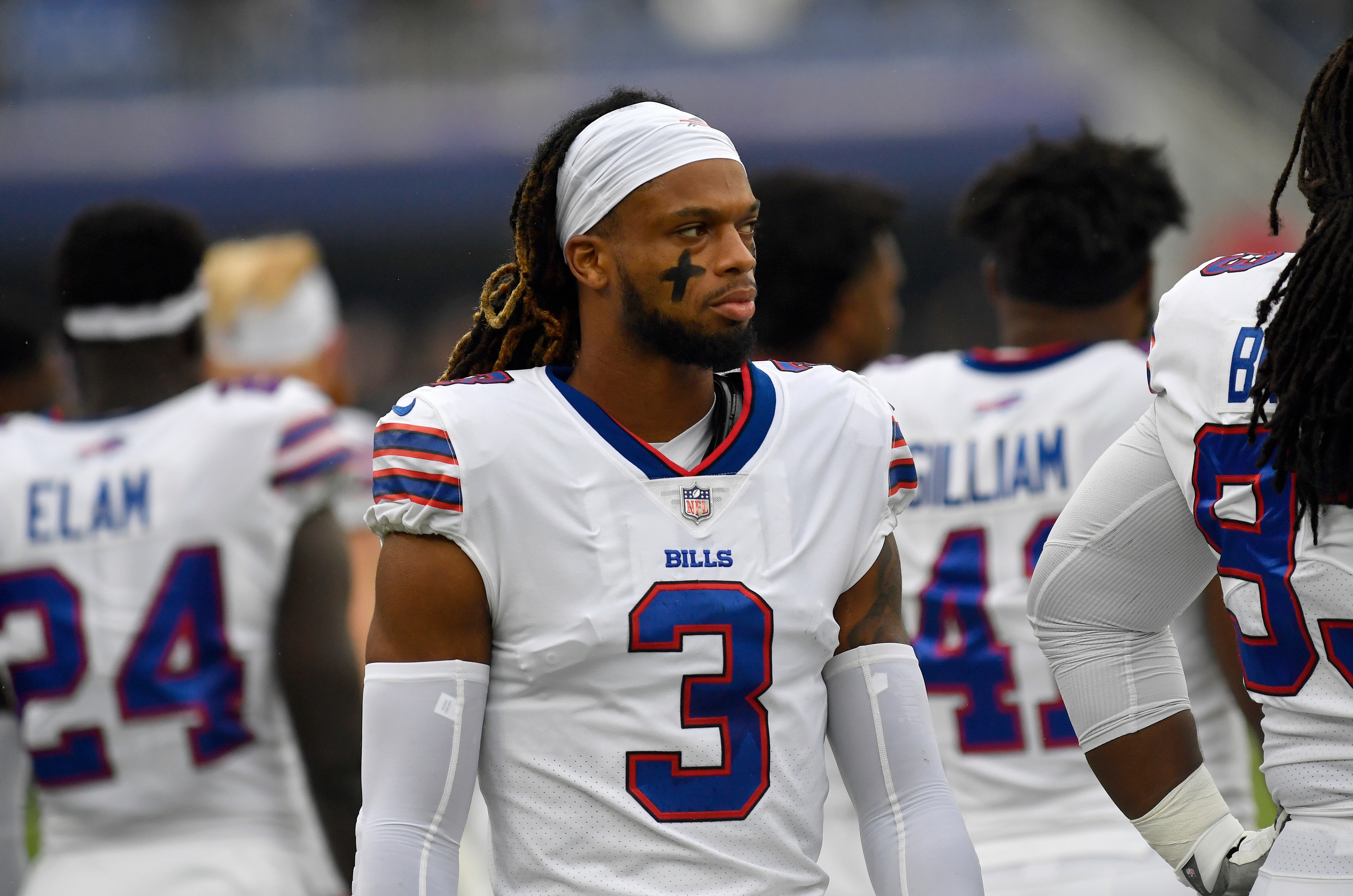 Buffalo Bills player Damar Hamlin given CPR on field after collapsing