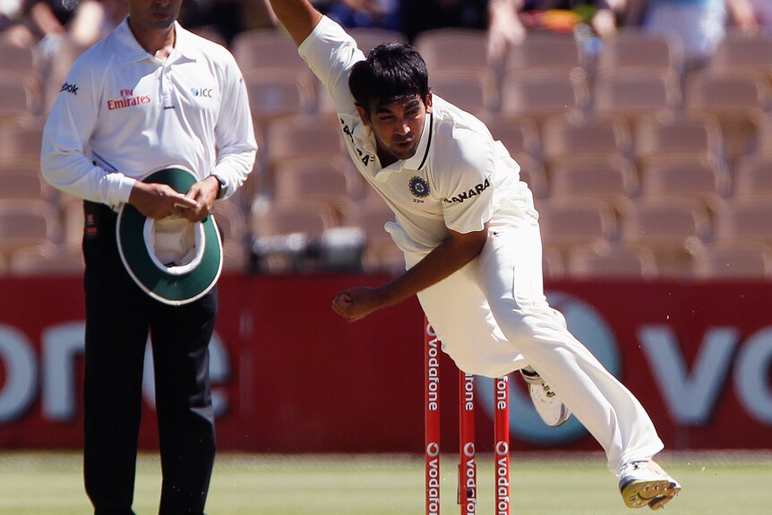 Zaheer Khan bending his back for little reward after lunch.