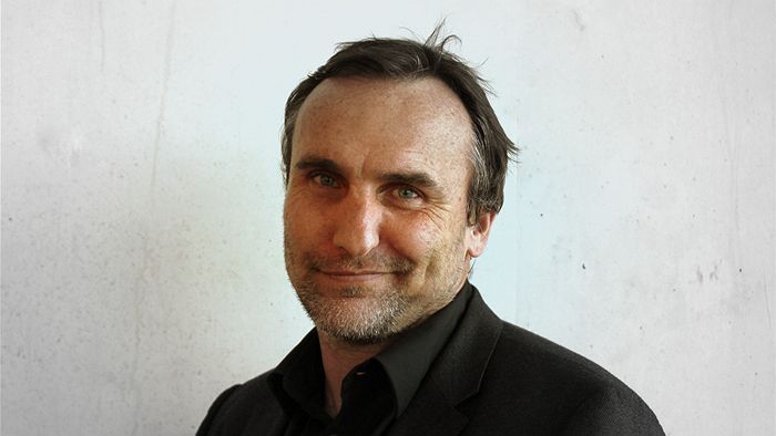 Journalist Michael Ware was taken by IS, and survived episode artwork