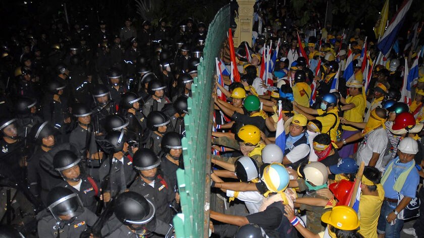 Thai protesters clash with police