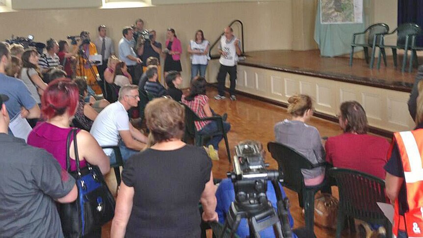 Residents met at Uraidla hall for an update on the emergency