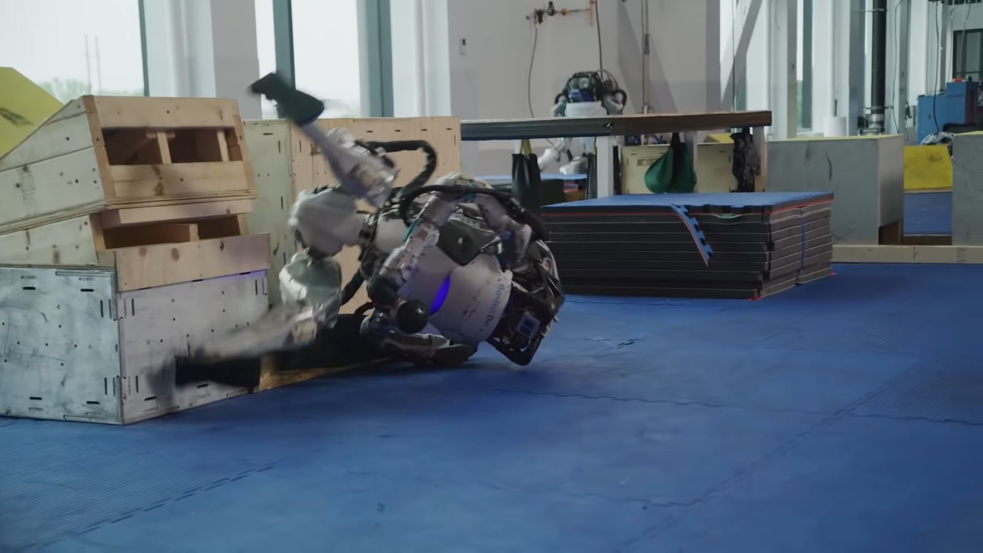 Boston Dynamics Releases Video Of Atlas Robot Doing Parkour — And ...