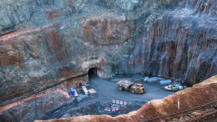 A truck at the entrance to an underground mine.