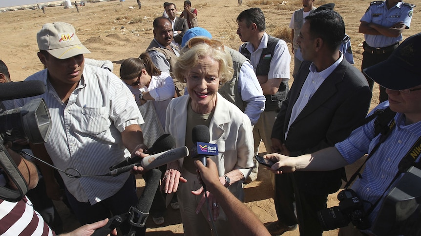 Quentin Bryce speaks with media in Jordan
