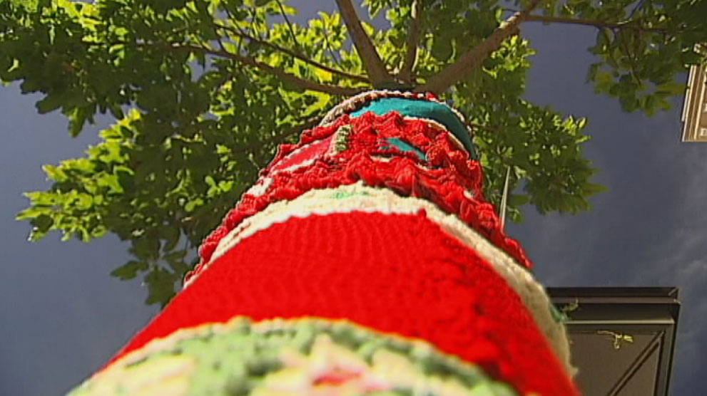 Townsville stitched up in Christmas cheer, with north Queensland city