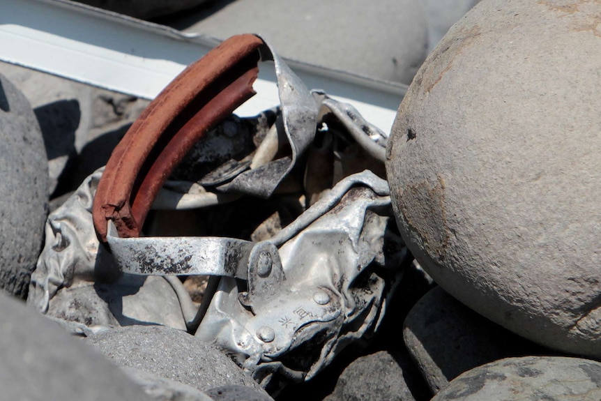 Metallic debris found on Reunion Island