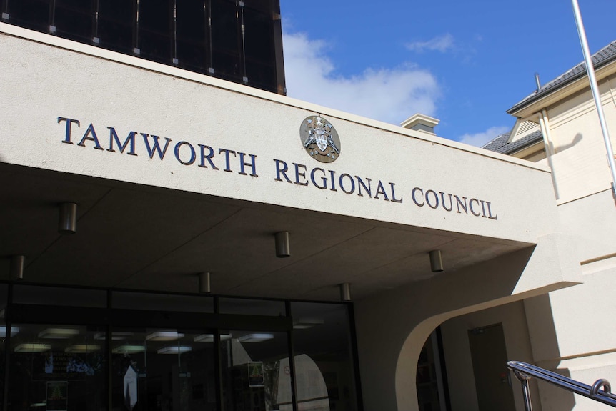 An awning on the Tamworth council building.