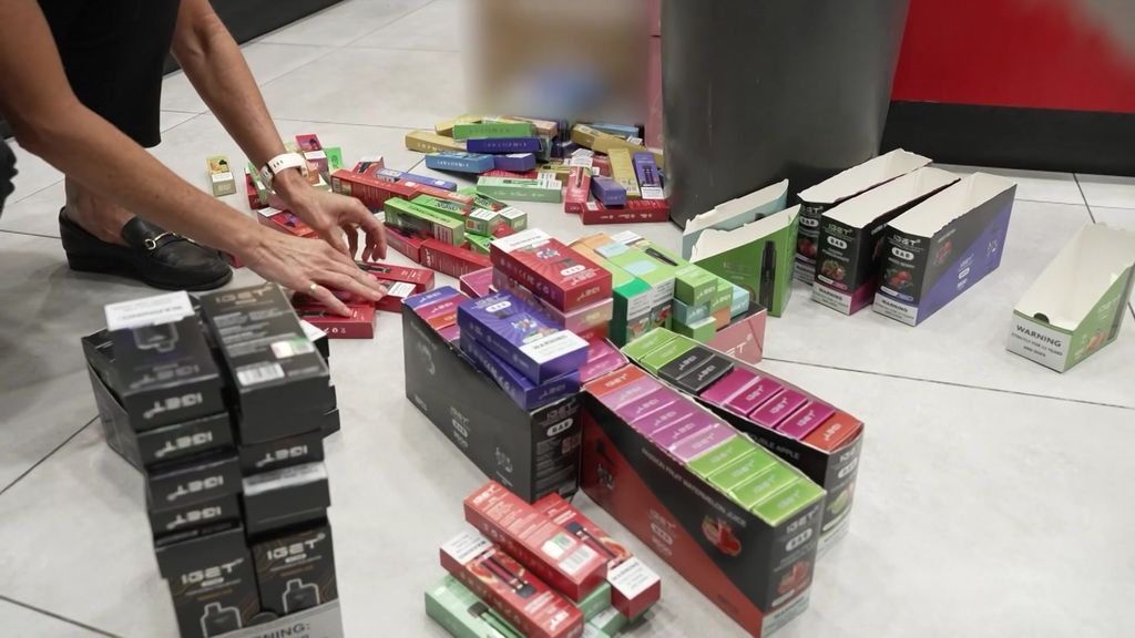 Health authorities seize 30 000 illegal vapes and tobacco products