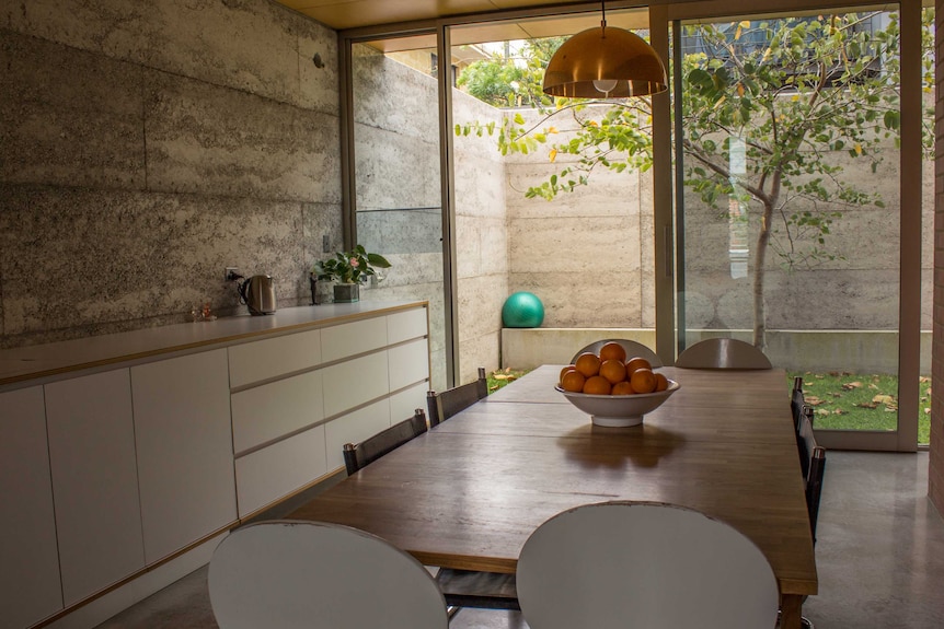 Lake house: dining and kitchen area.