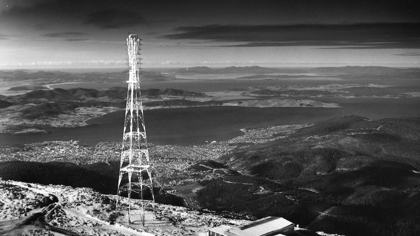 The original PMG transmission tower on top of Mount Wellington in black and white in 1960.