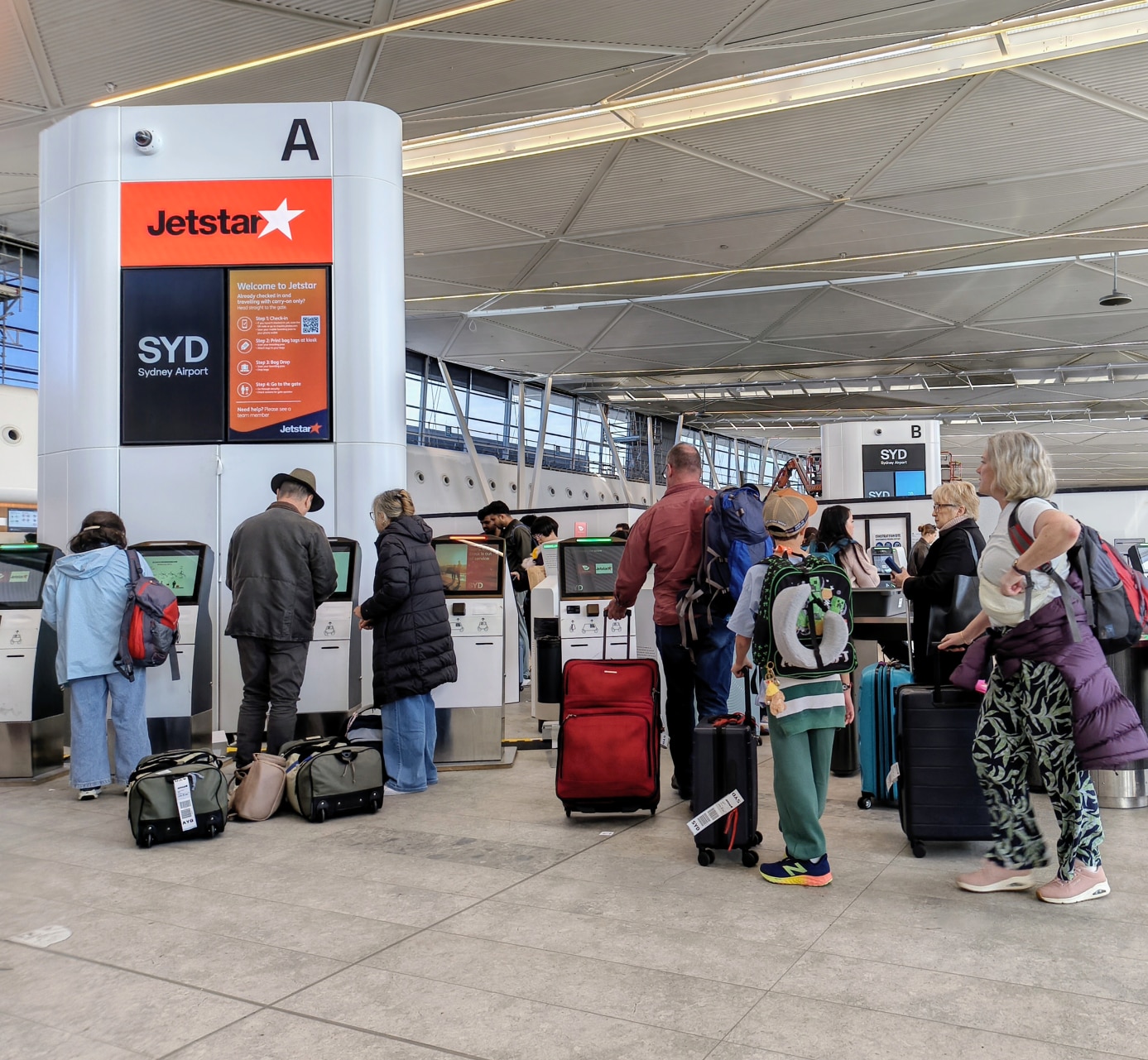 Travellers warned of Sydney Airport delays, more than 150 flights impacted