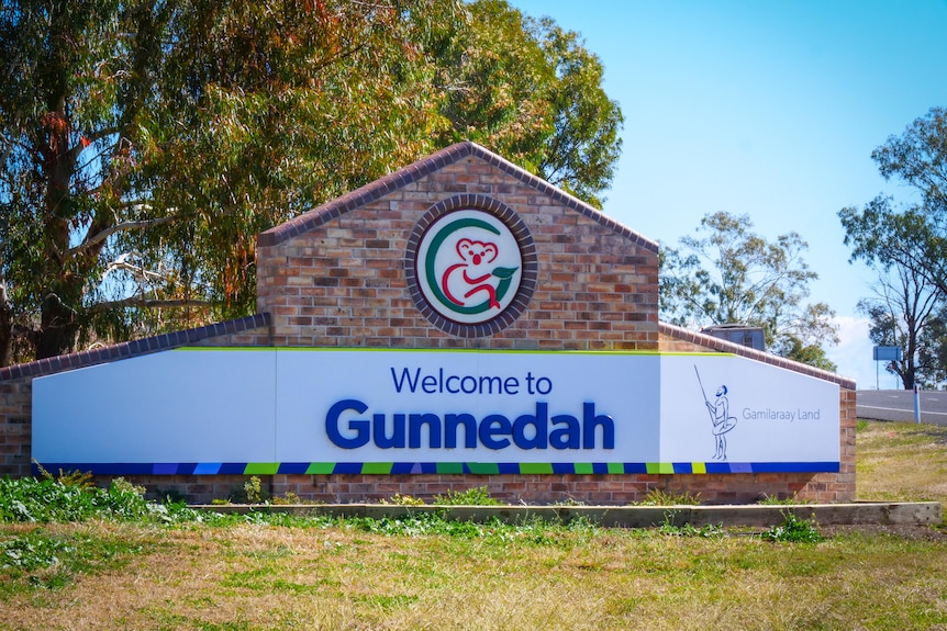 welcome to gunnedah sign