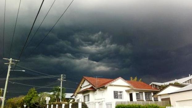 Sky darkens ahead of severe storm