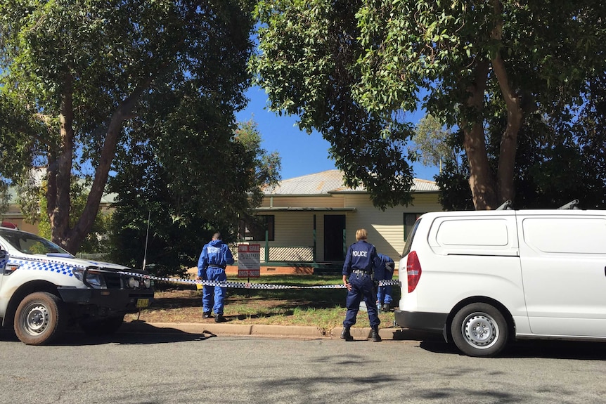 Police outside a house n Maiden Avenue in Leeton where Vincent Stanford was arrested.