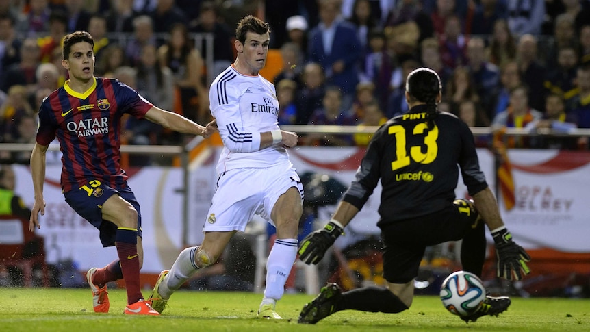 Gareth Bale scores Real Madrid's winner in the Copa del Rey