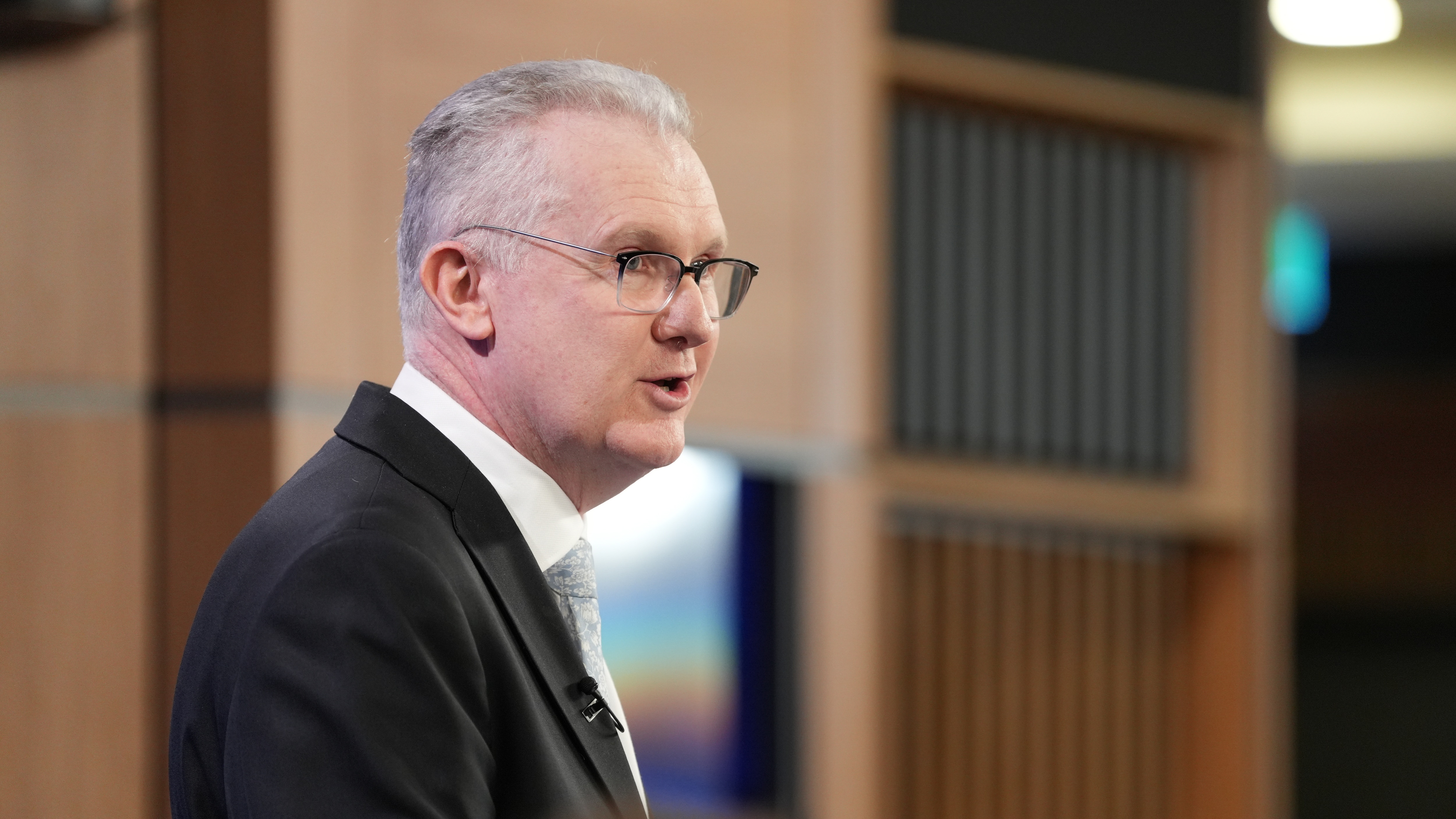 Minister says detaining visa overstayers will not lead to ICE-style raids