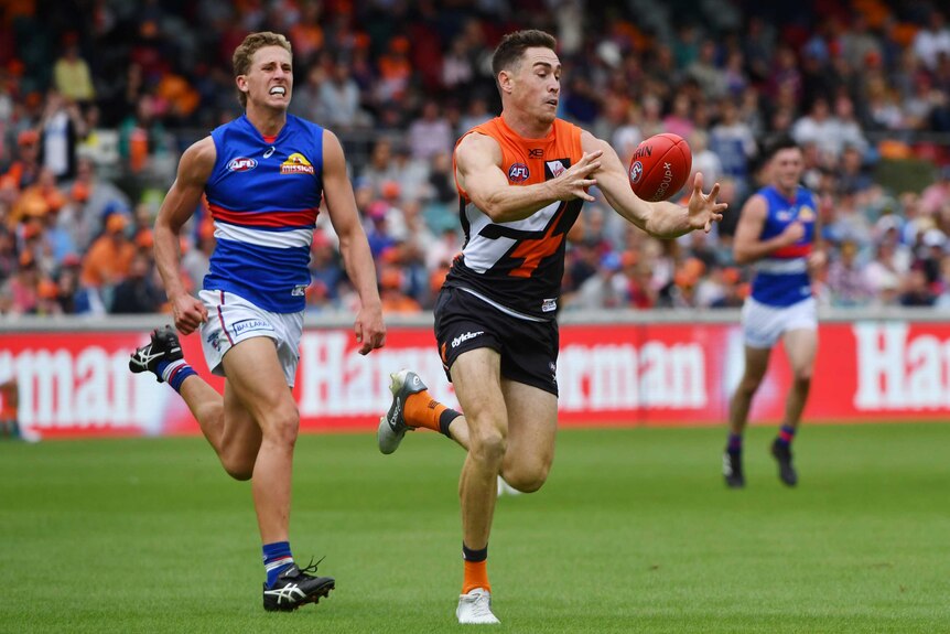 Giants Jeremy Cameron in action against Western Bulldogs in Canberra.