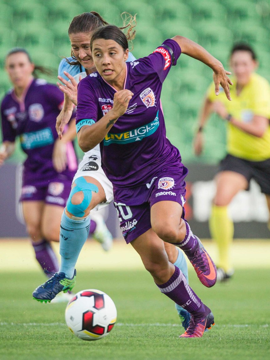 Perth Glory's Samantha Kerr on the attack in the W-League grand final against Melbourne City.