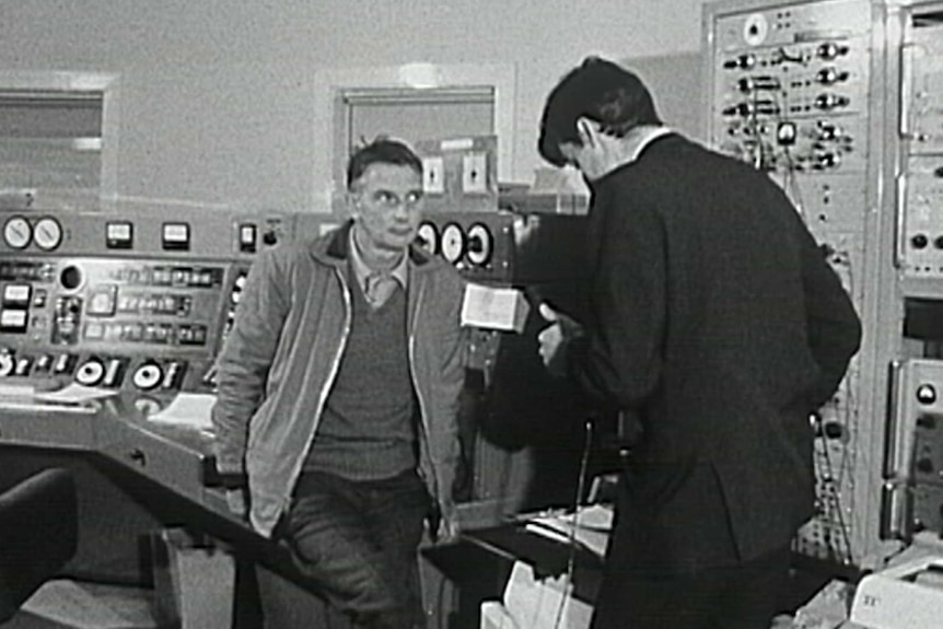 Parkes Observatory director John Bolton talking to an ABC reporter in 1960s
