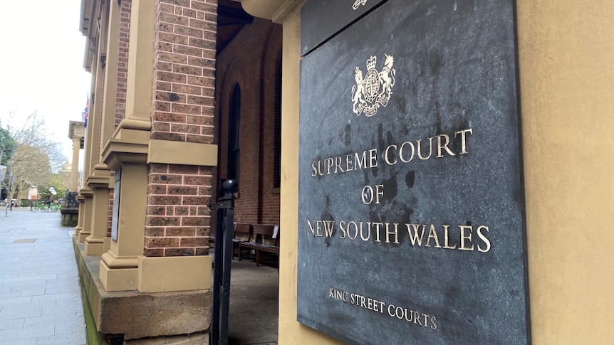 picture of a sign saying 'supreme court'