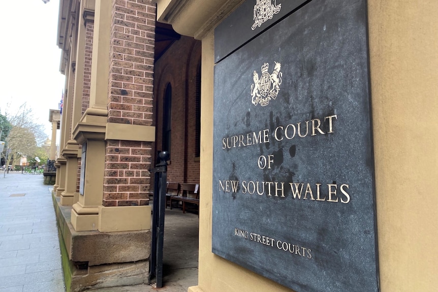 picture of a sign saying 'supreme court'