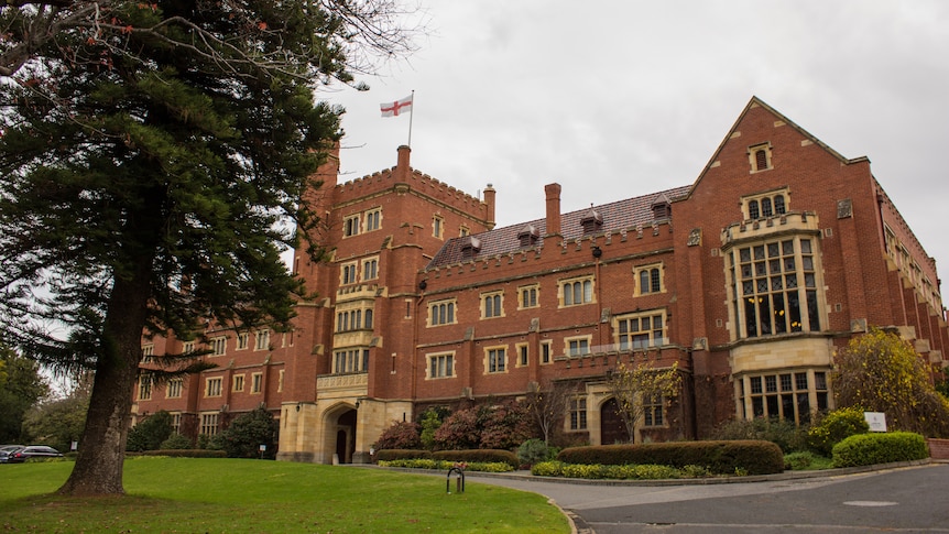St George's College main building.