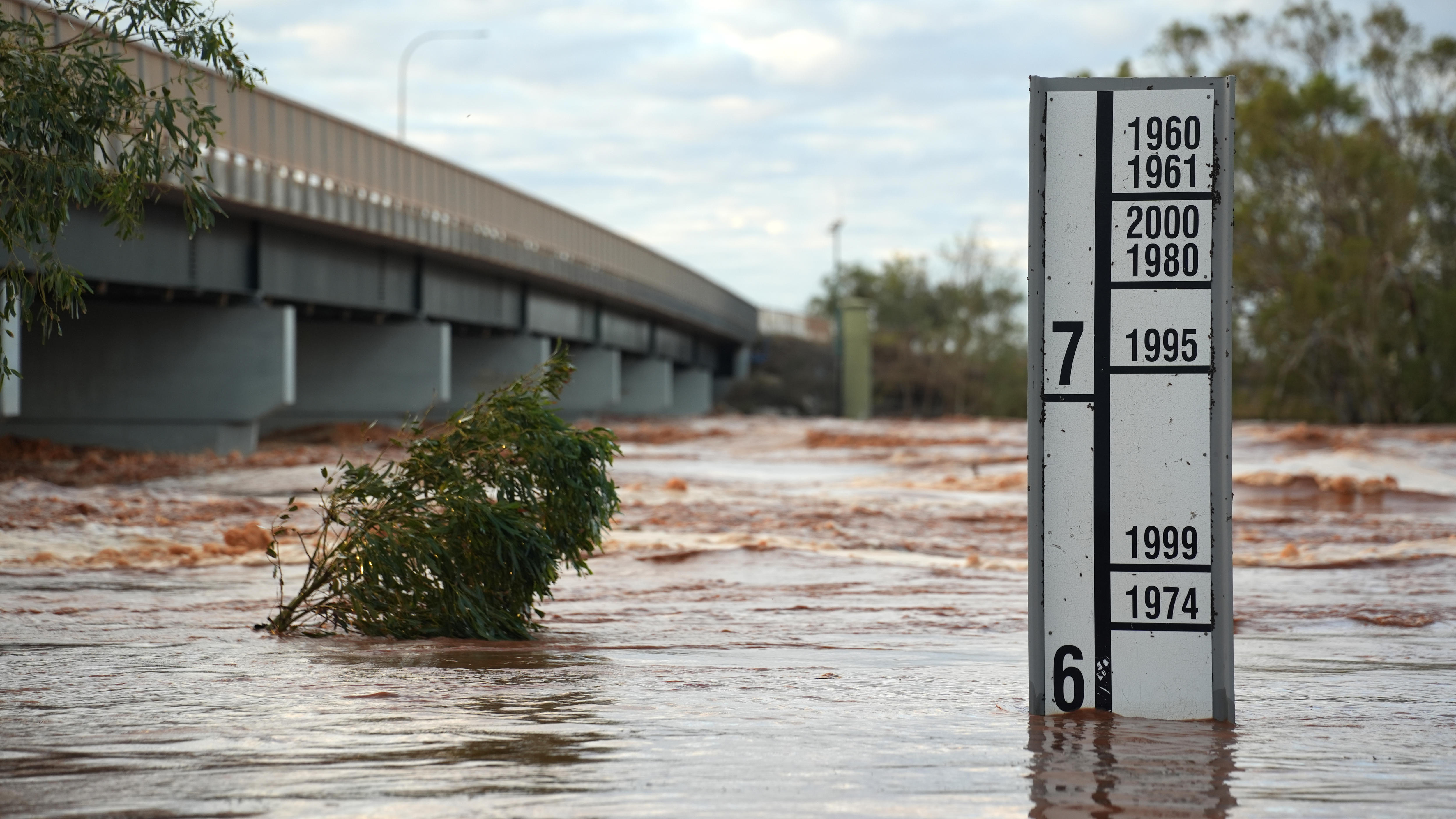 Drivers winched to safety after ignoring road closures in WA's flooded Gascoyne