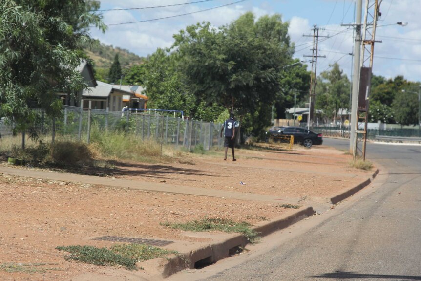 Bare dirt verges in Mount Isa