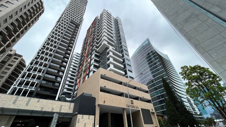 Les acheteurs d’appartements défectueux de l’Imperial Towers à Sydney sont autorisés à rompre leurs contrats et à récupérer leurs dépôts de manière « radicale » en premier