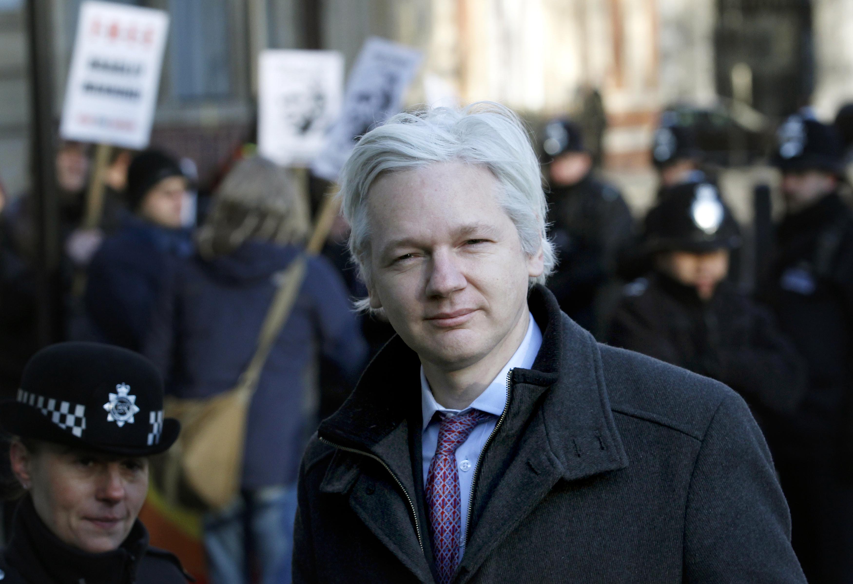 Ecuador Grants Asylum To WikiLeaks' Julian Assange - ABC News