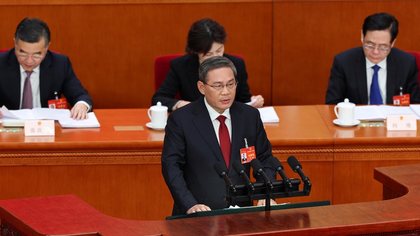 中国总理李强做政府工作报告。