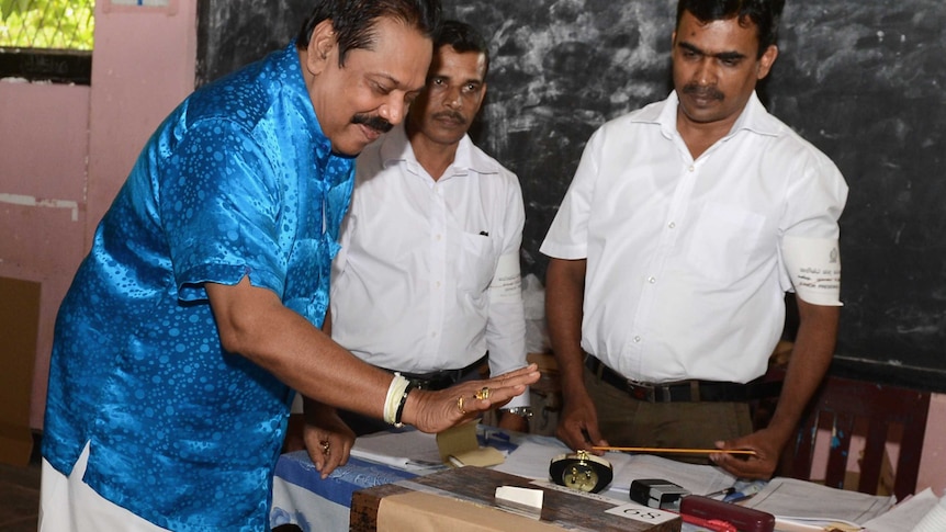 Mahinda Rajapaksa casts ballot for parliamentary spot