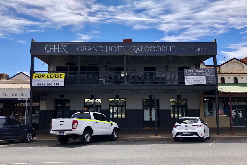 The Grand Hotel in Kalgoorlie is located on Hannan Street
