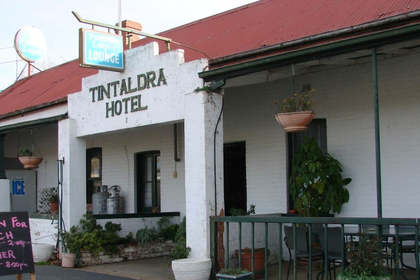 An exterior shot of an old pub on the Murray River