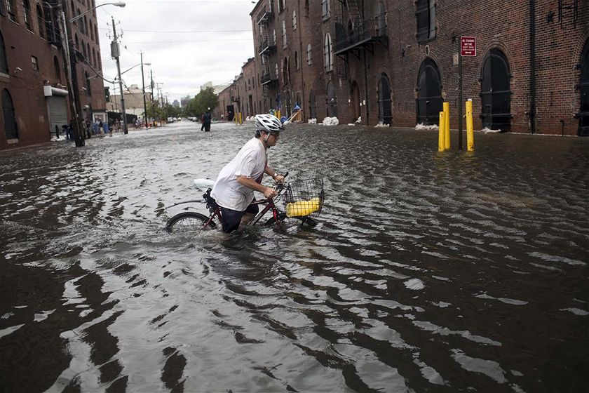 Irene weakens but many Americans at risk of flooding - ABC listen