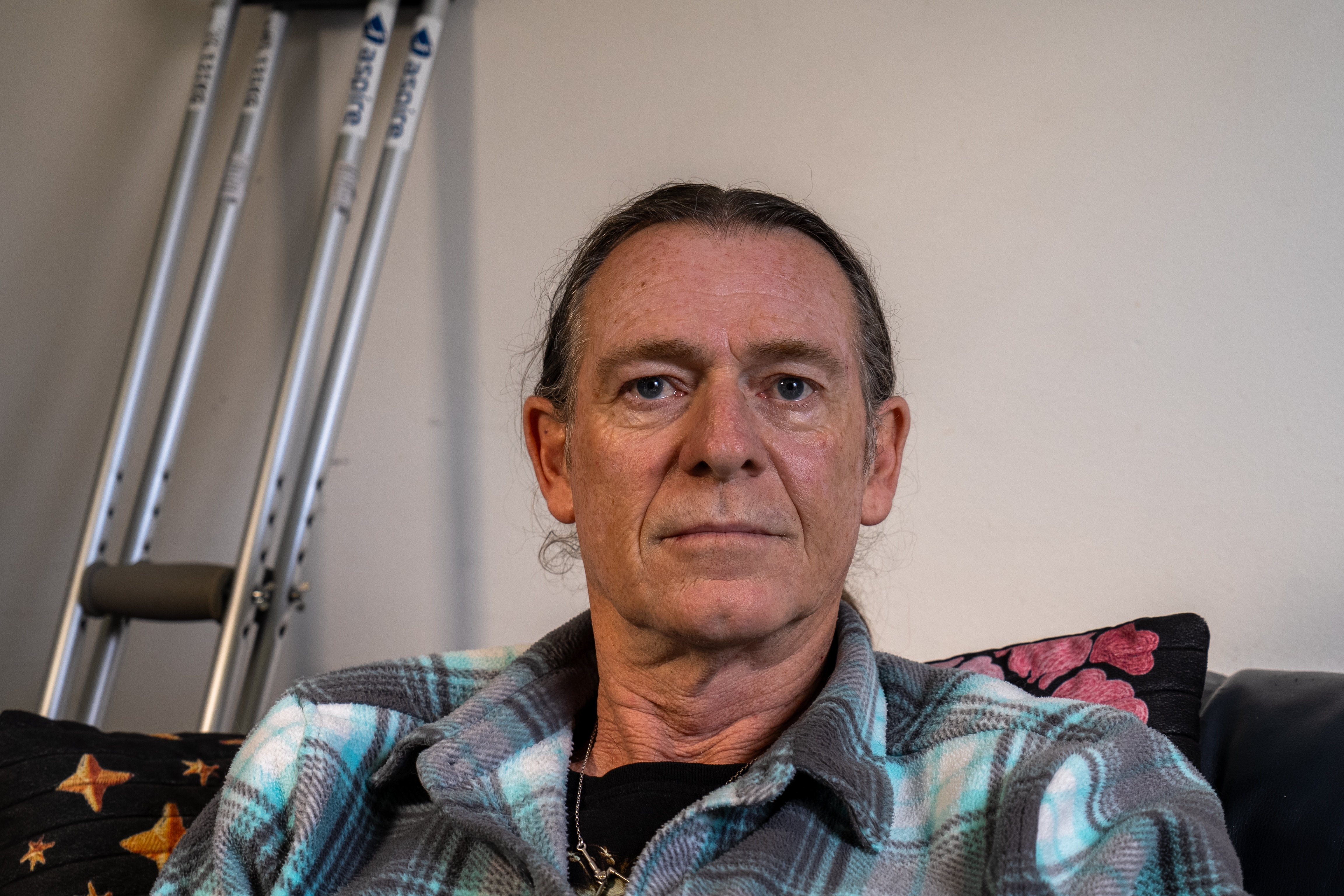 Man with broken hip waits for hours at RFDS base before hospital admission