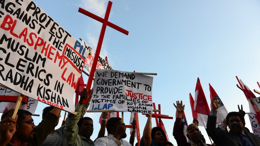 Pakistani Christians protest the killing of a couple for blasphemy