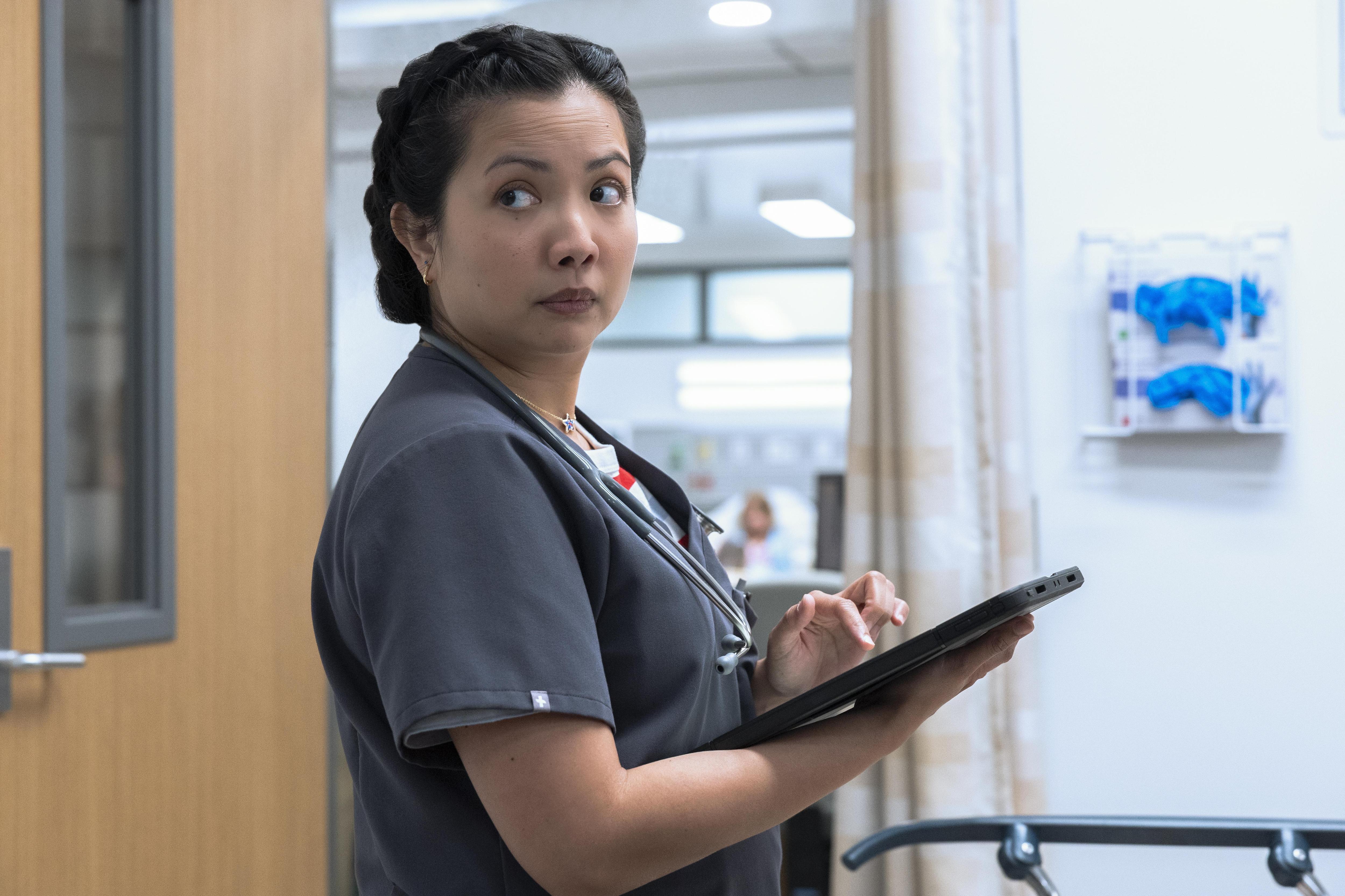 Η Kristin Villanueva ως Nurse Princess Dela Cruz στο The Pitt