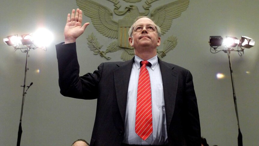 Independent counsel Kenneth Starr is sworn in before the House Judiciary Committee November 19, 1998.