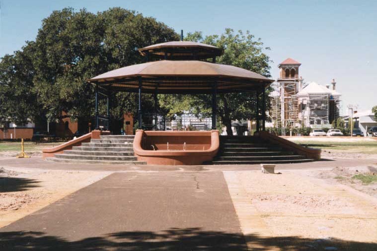 Russell Square rotunda, Northbridge, April 1994