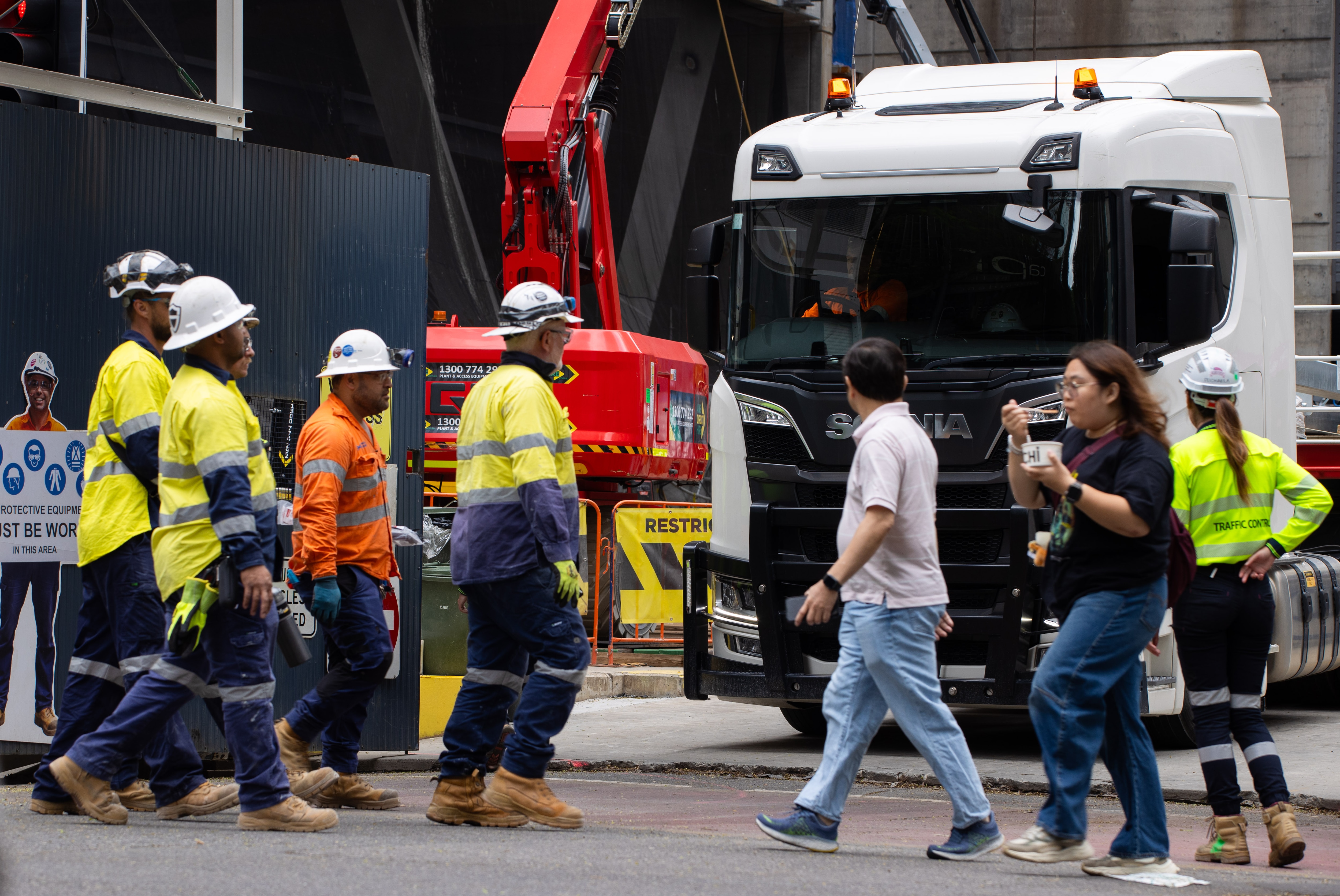 Qld's construction worker shortfall to peak at 35,000 ahead of 2032 Olympics