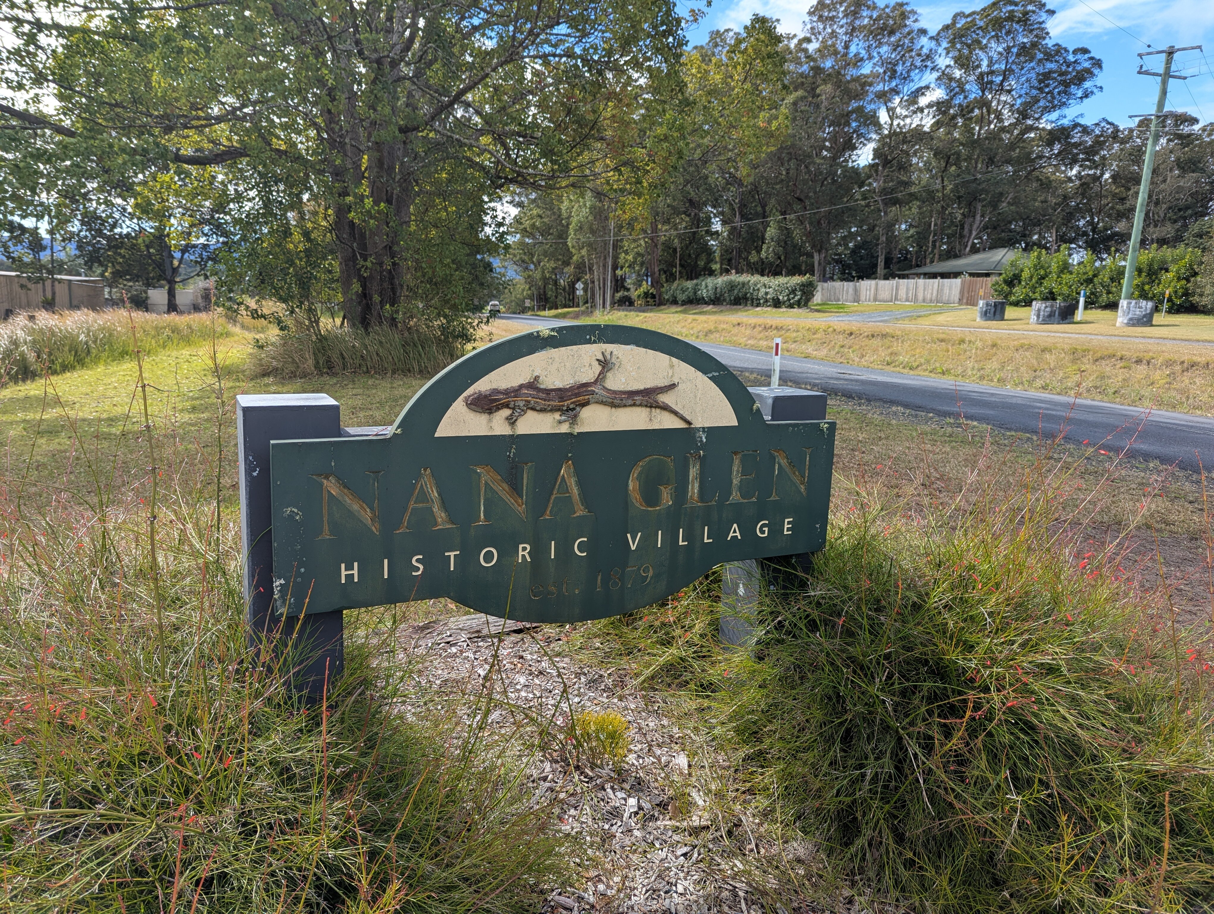 Town signage: Nana Glen.