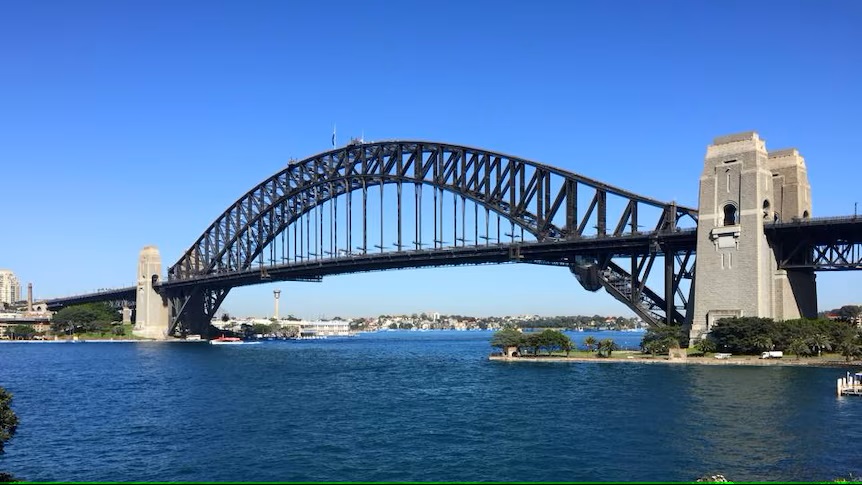 The Big Fish: Massive Harbour Bridge Snapper The Big Fish: Massive Harbour Bridge Snapper