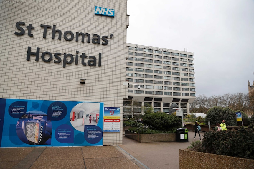 A photo of the exterior of St Thomas' Hospital in London.