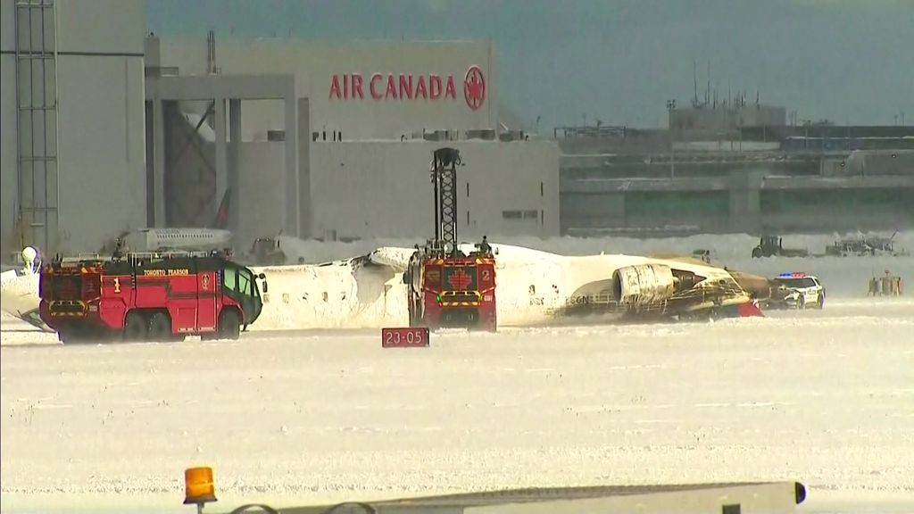 Authorities respond to plane crash at Toronto Pearson Airport ABC News