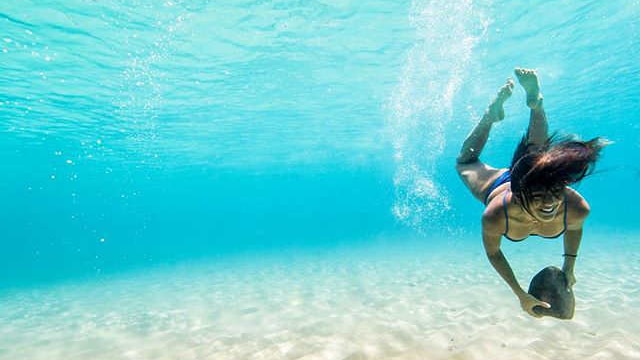 Kimi Werner trains underwater